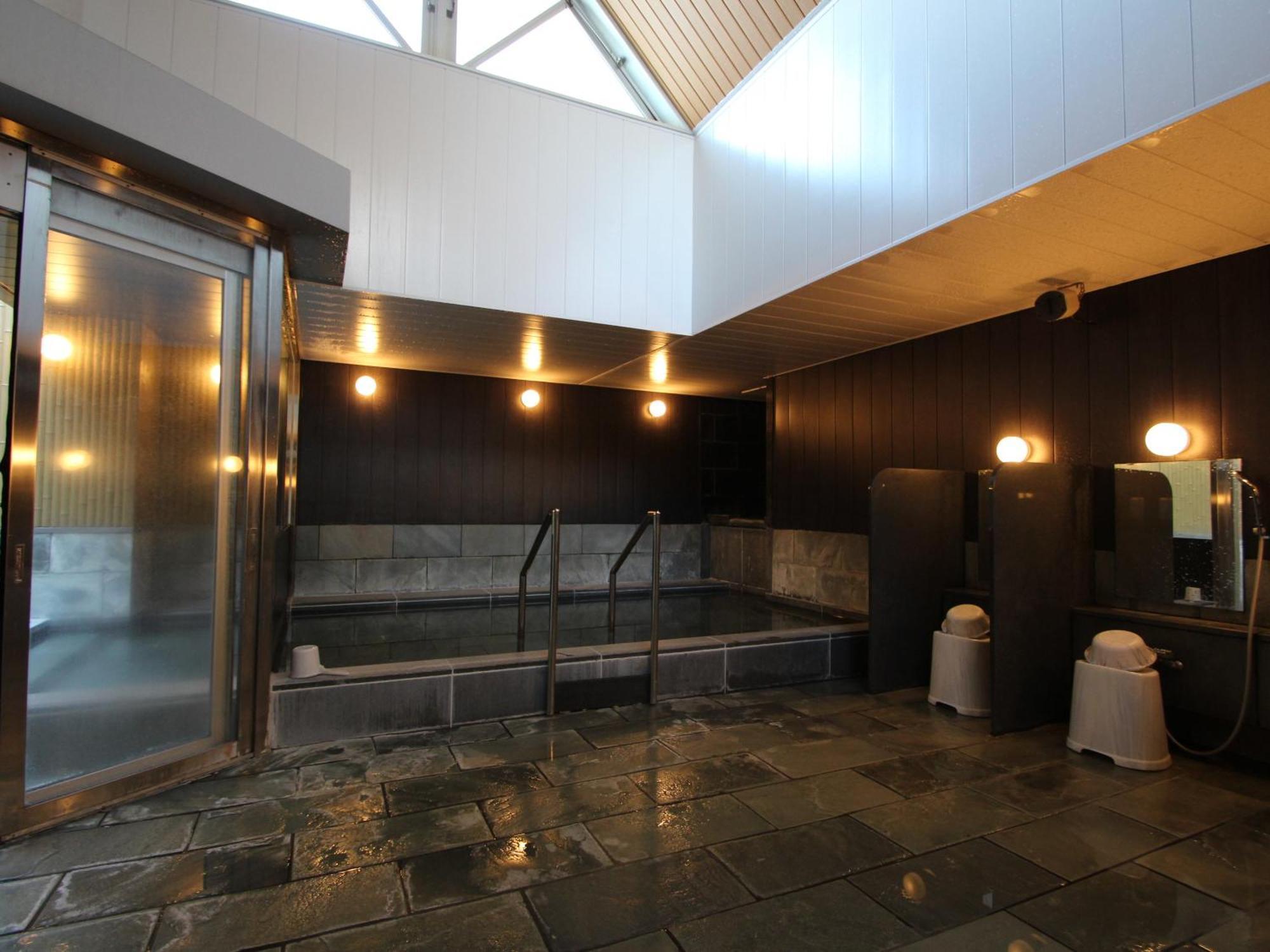 Apa Hotel Toyama Ekimae Buitenkant foto