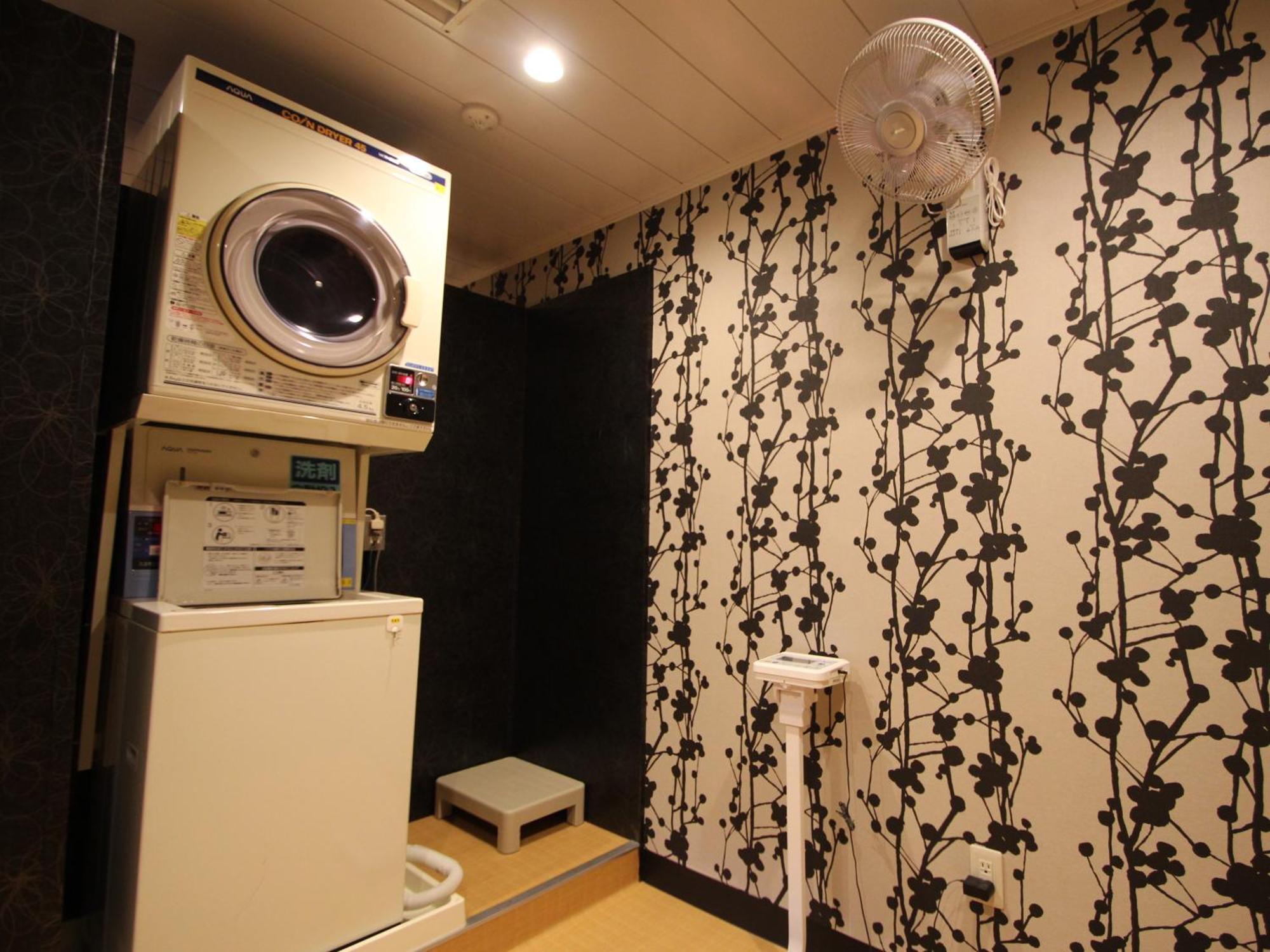Apa Hotel Toyama Ekimae Buitenkant foto